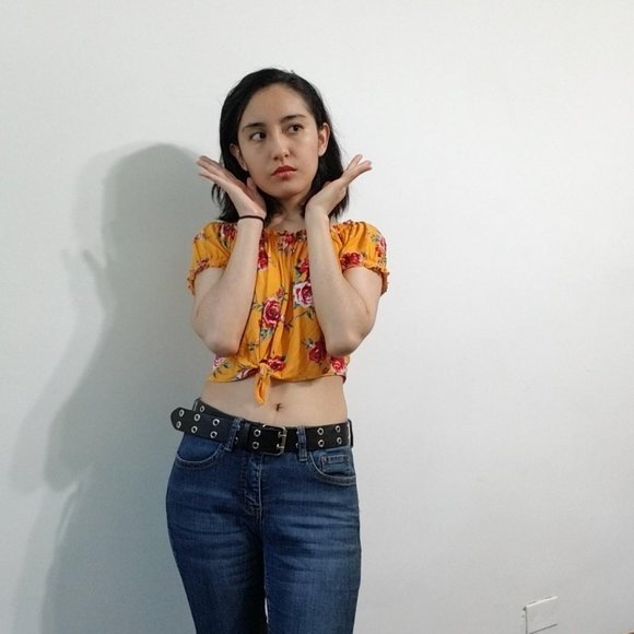 H&M DIVIDED YELLOW FLORAL TOP - Picture 2 of 3